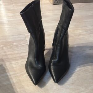 Nine West size 7.5 Elegant Black leather heels Women's Boots